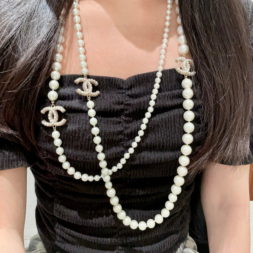 Chanel Interlocking C Pearl Necklace - album image 3