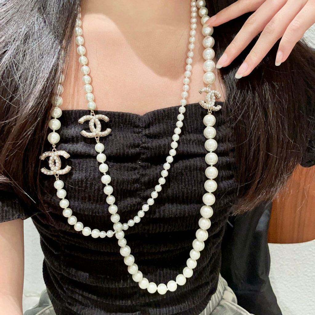Chanel Interlocking C Pearl Necklace - album image 1