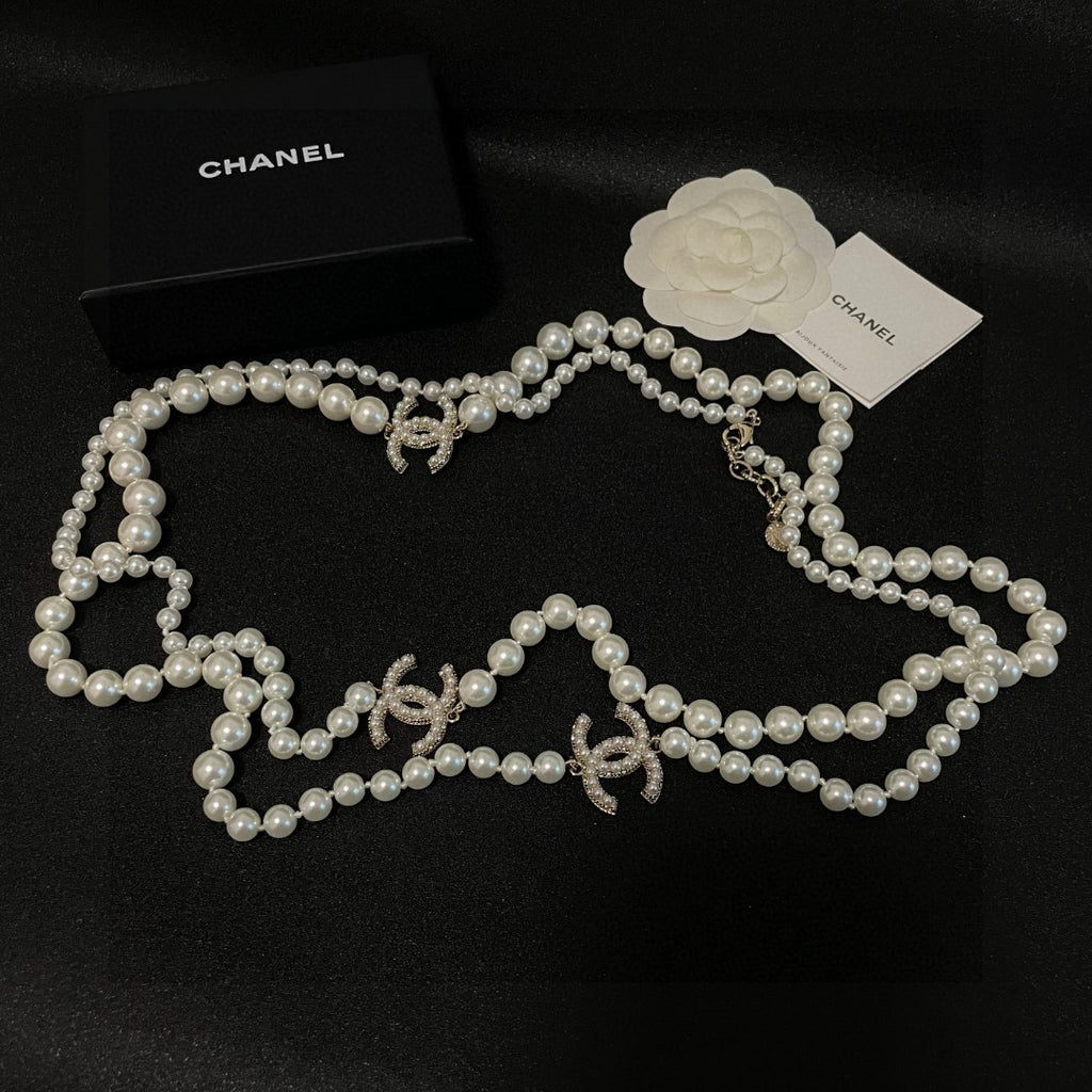 Chanel Interlocking C Pearl Necklace - album image 9