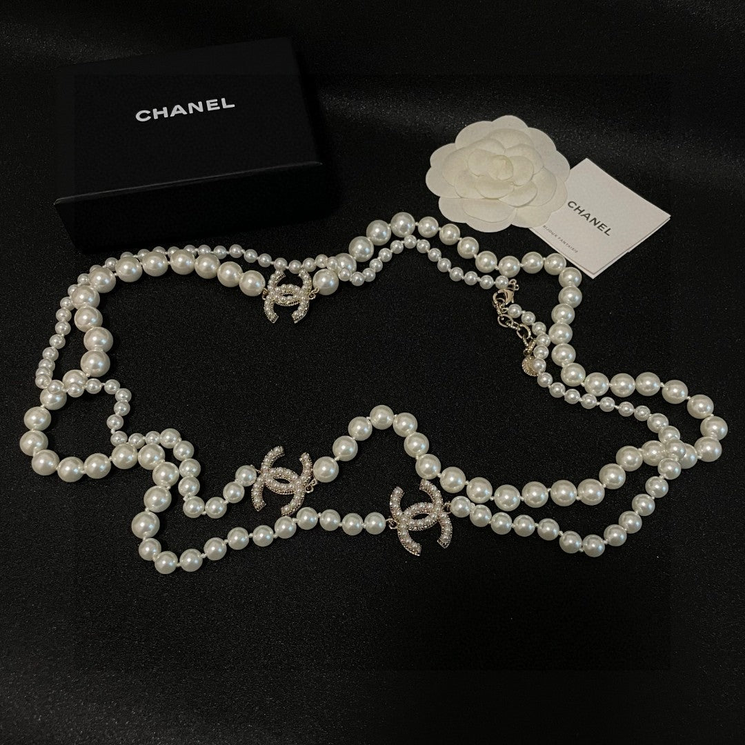 Chanel Interlocking C Pearl Necklace - album image 9