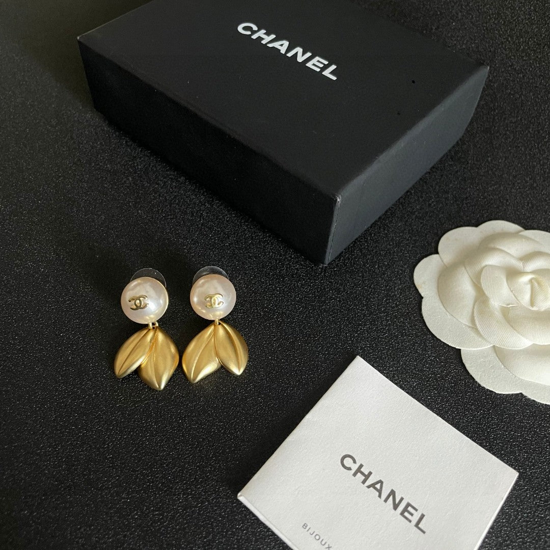 Chanel Interlocking C Earrings - album image 5