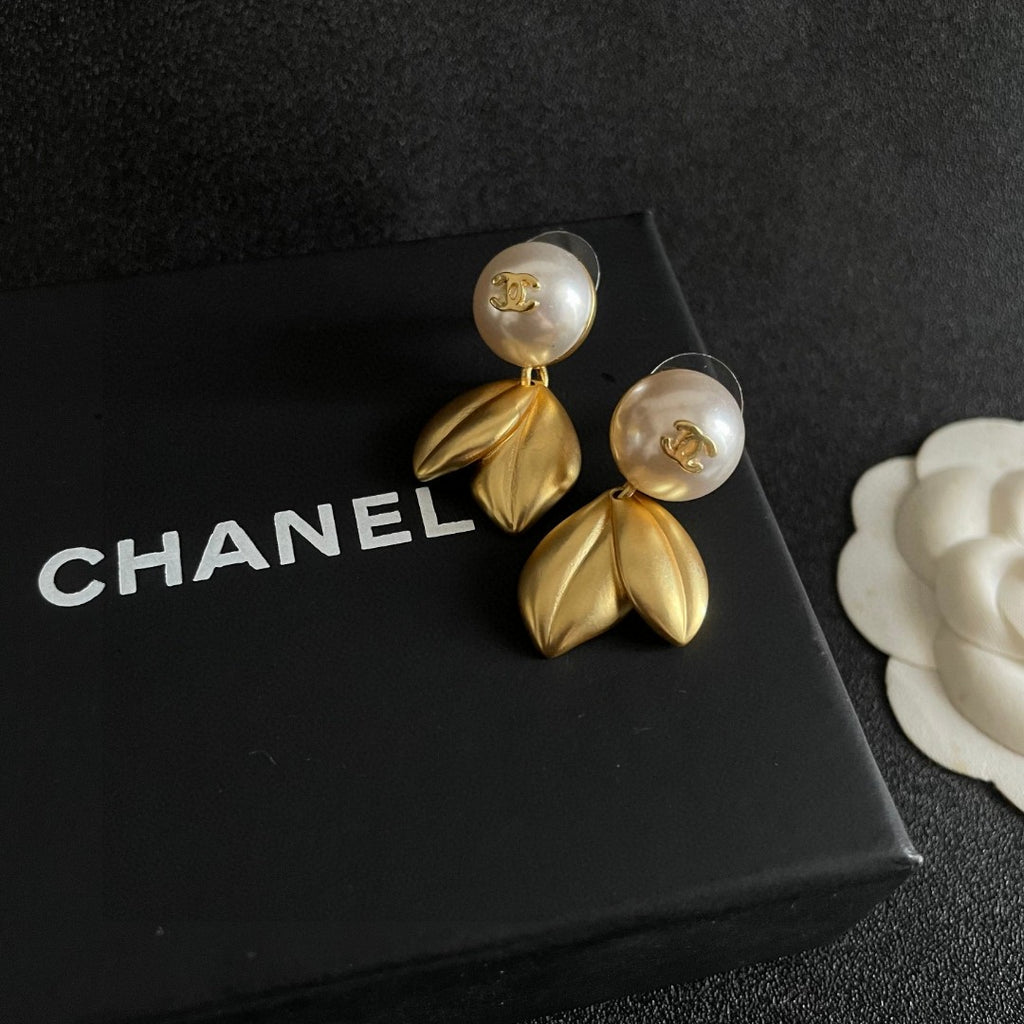 Chanel Interlocking C Earrings - album image 9