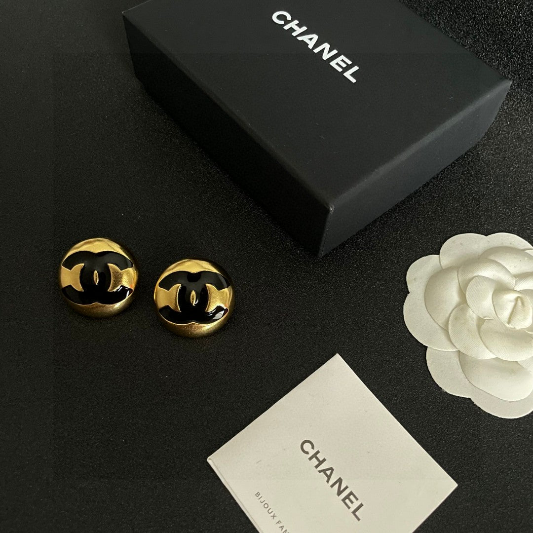 Chanel Interlocking C Circular Stud Earrings - album image 5