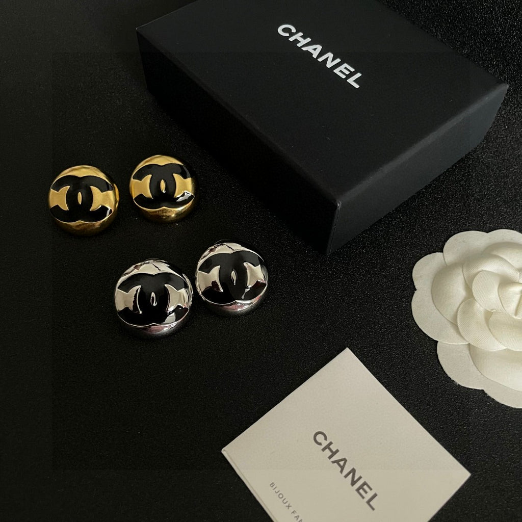 Chanel Interlocking C Circular Stud Earrings - album image 10
