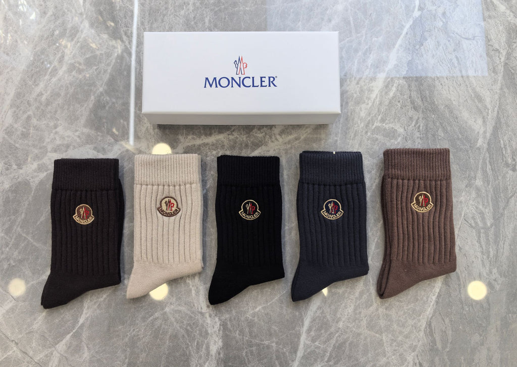 Moncler ribbed earth tone emblem crew socks - view 1