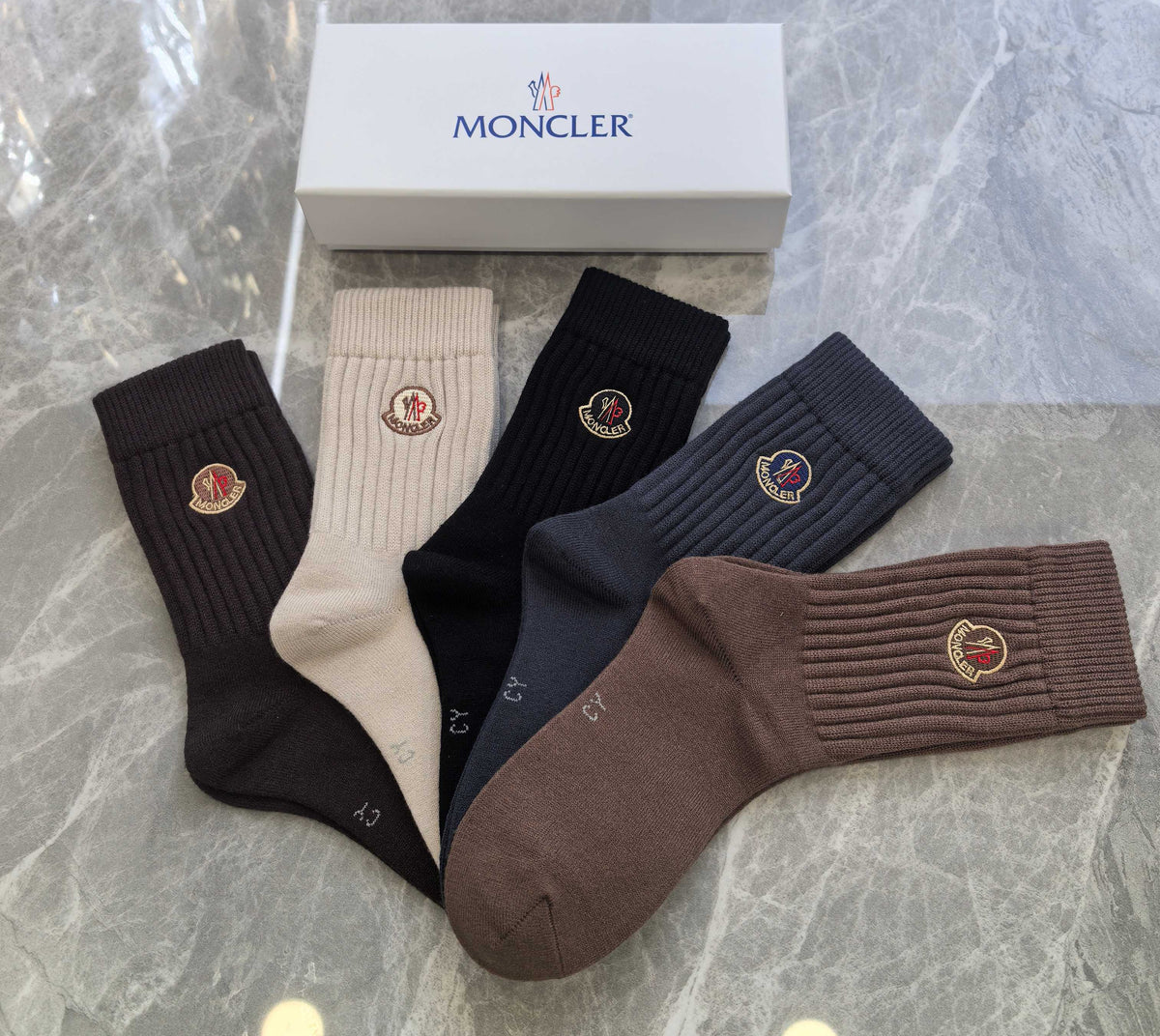 Moncler ribbed earth tone emblem crew socks - view 4