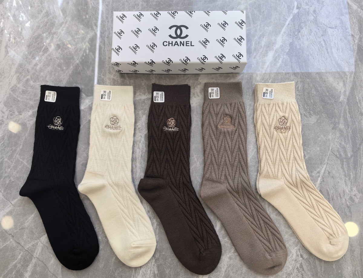 Chanel cable knit neutral emblem crew socks - view 3