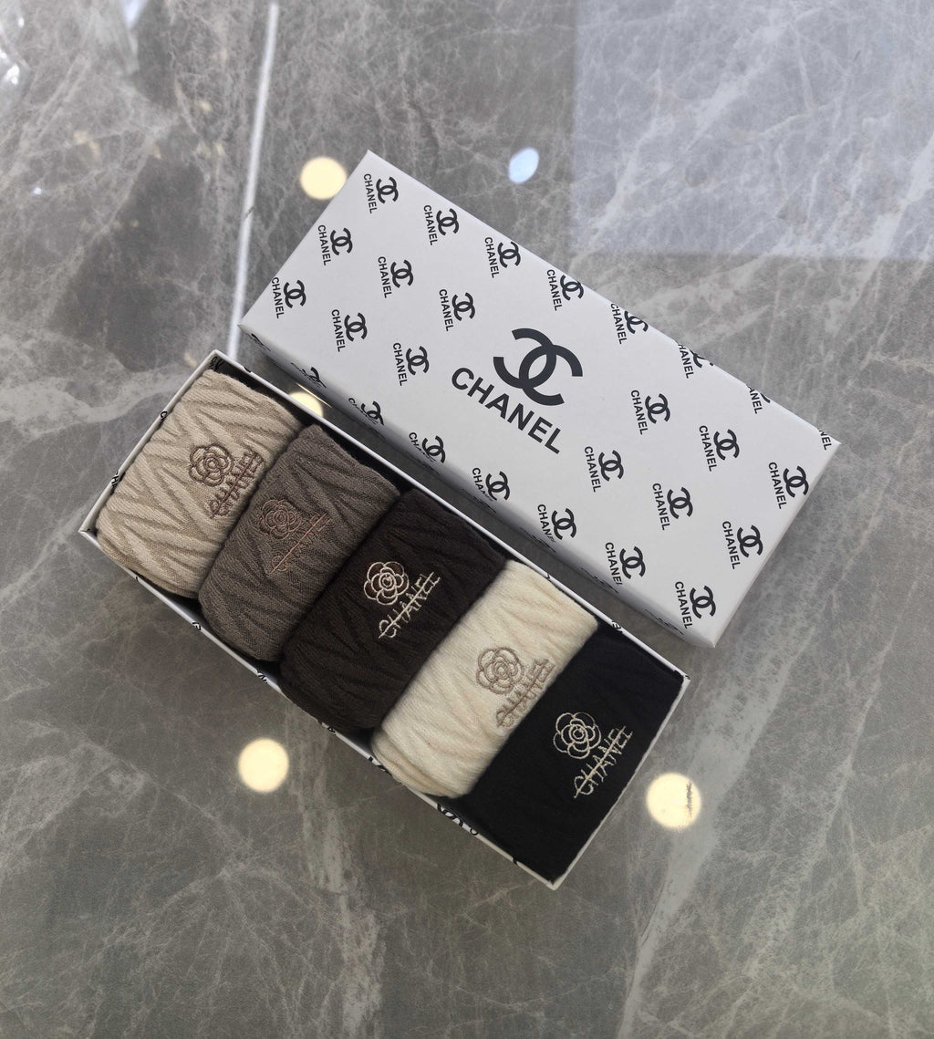 Chanel cable knit neutral emblem crew socks - view 6