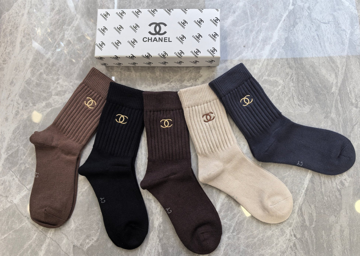 Chanel dark neutral ribbed emblem crew socks - view 4