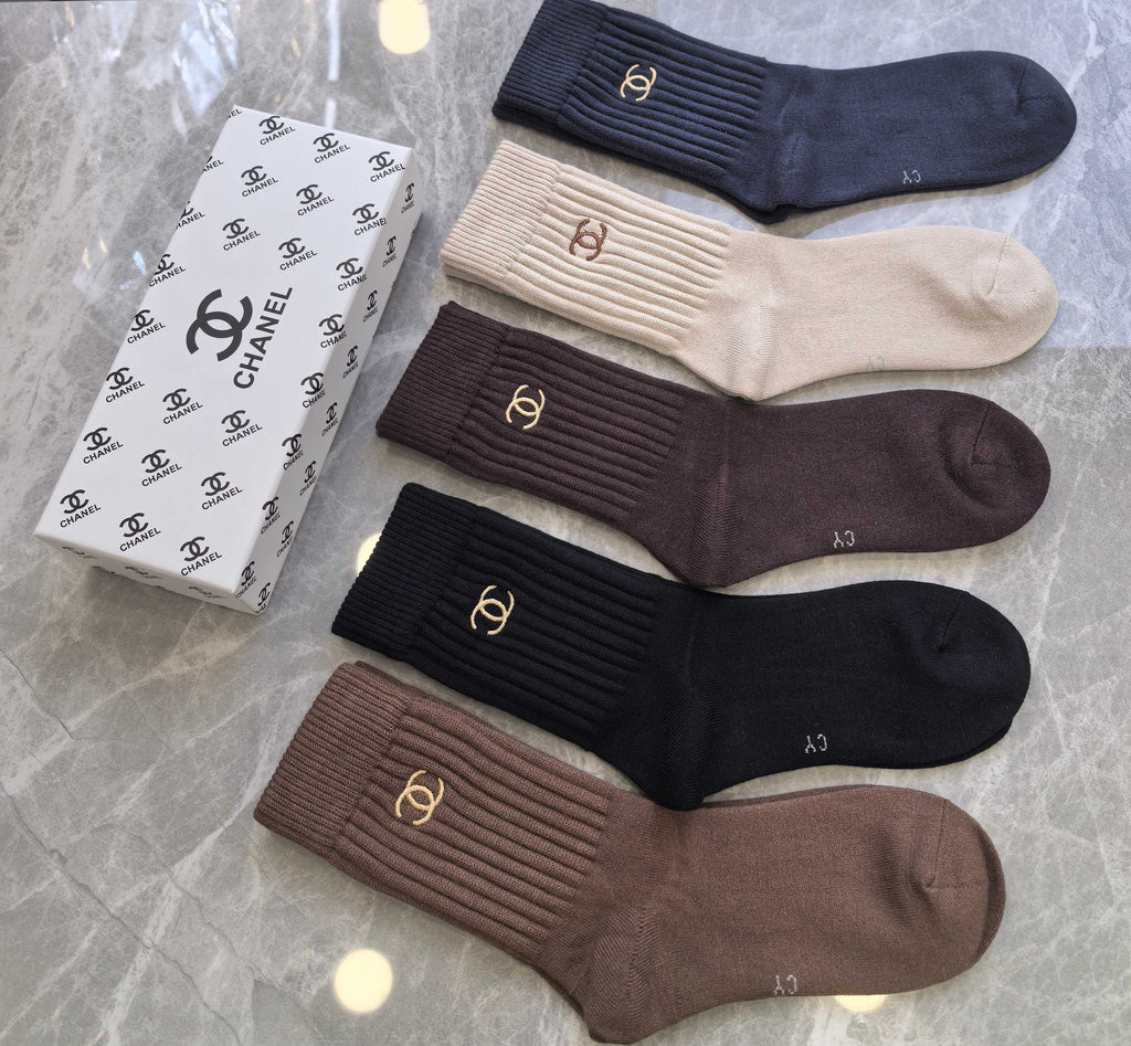 Chanel dark neutral ribbed emblem crew socks - view 5