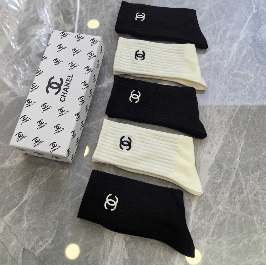 Chanel cream black small emblem crew socks - view 5