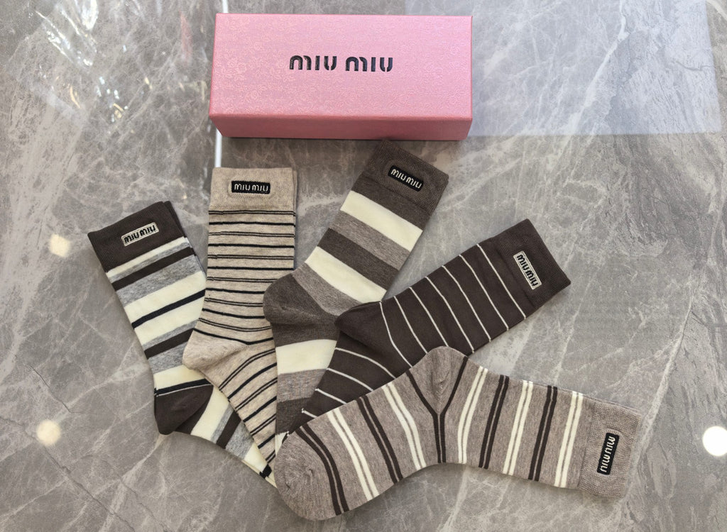 Miu Miu earth tone framed logo socks, image 4