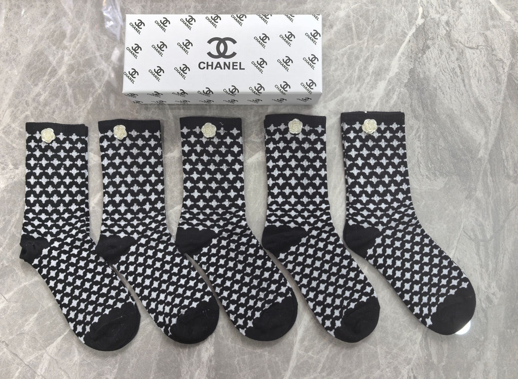 Chanel allover geometric pattern crew socks - view 1