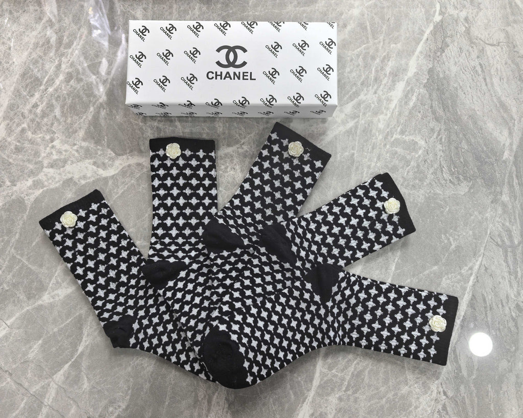 Chanel allover geometric pattern crew socks - view 3