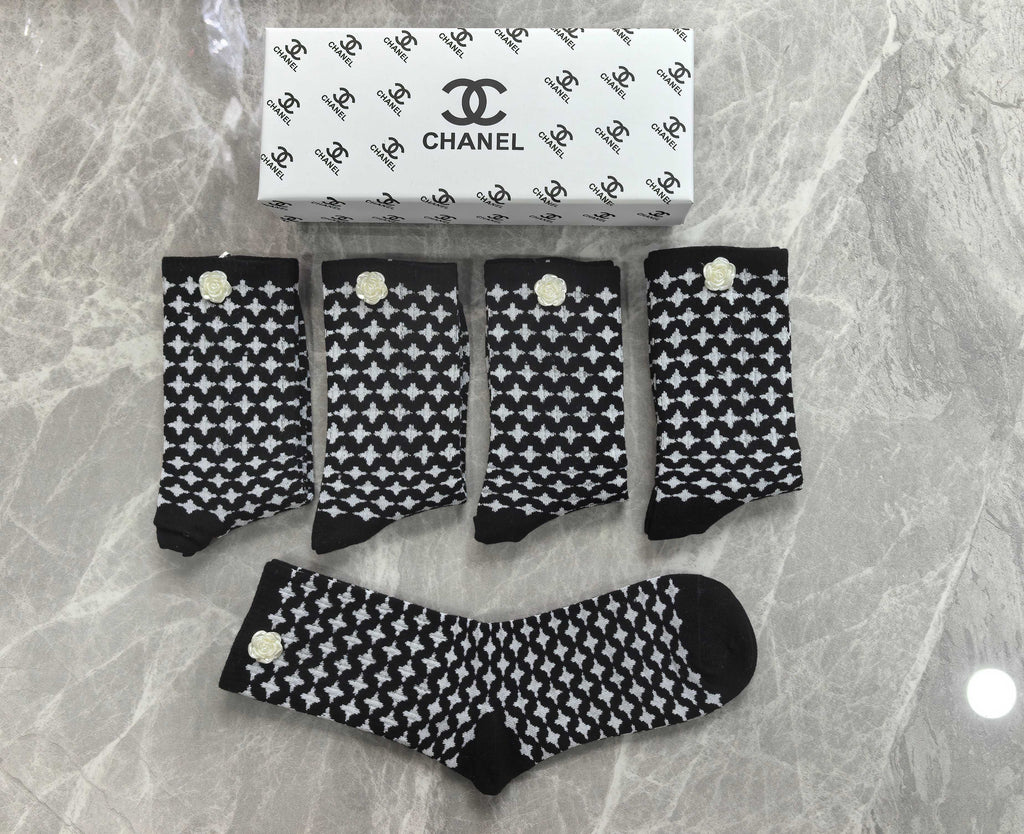 Chanel allover geometric pattern crew socks - view 5
