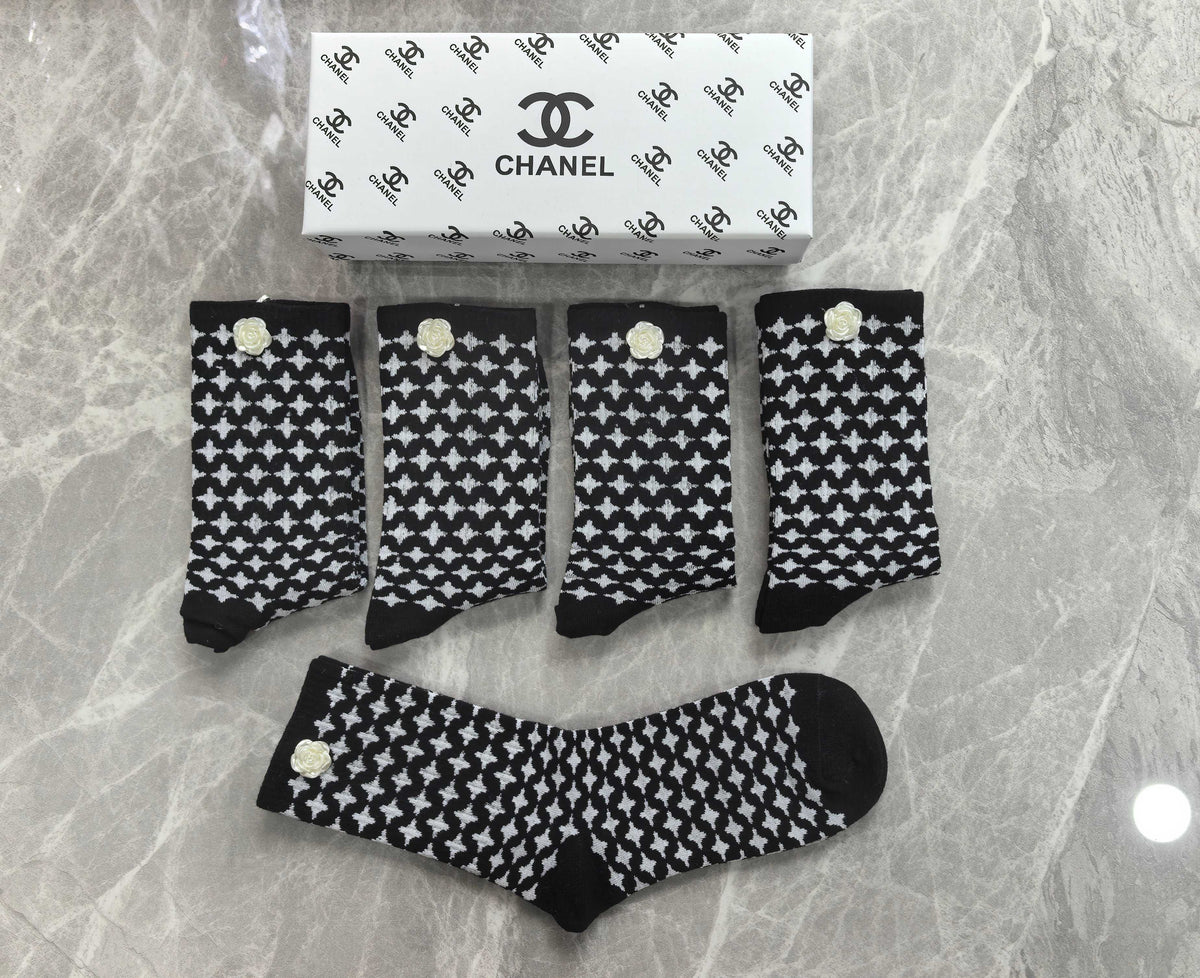 Chanel allover geometric pattern crew socks - view 5