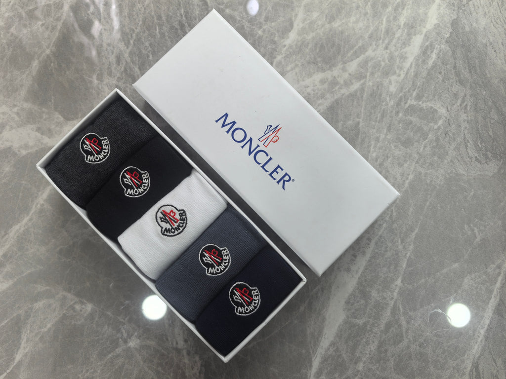 Moncler dark neutral round crest crew socks - view 1