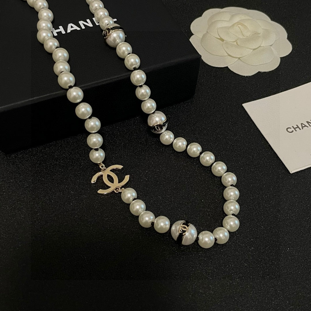 Chanel Interlocking C Pearl Necklace - album image 5