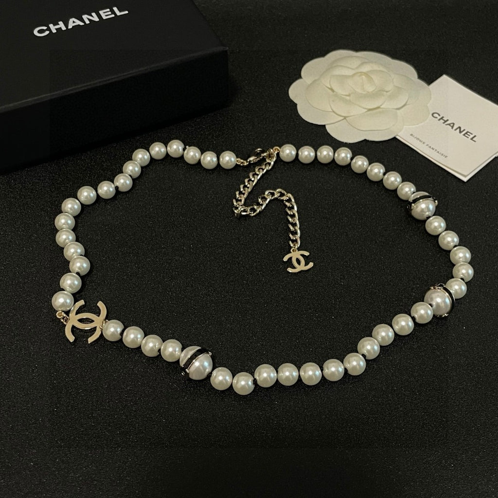 Chanel Interlocking C Pearl Necklace - album image 9