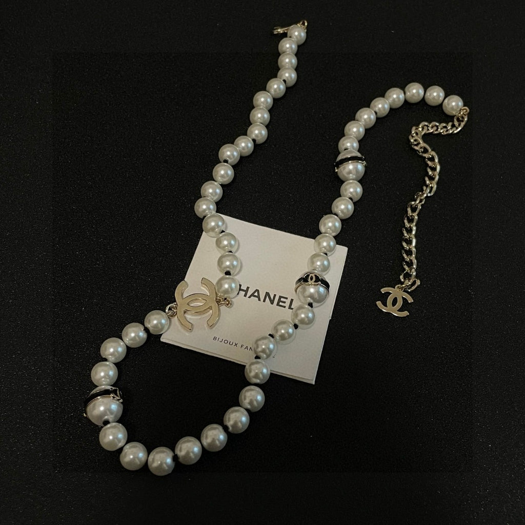 Chanel Interlocking C Pearl Necklace - album image 7