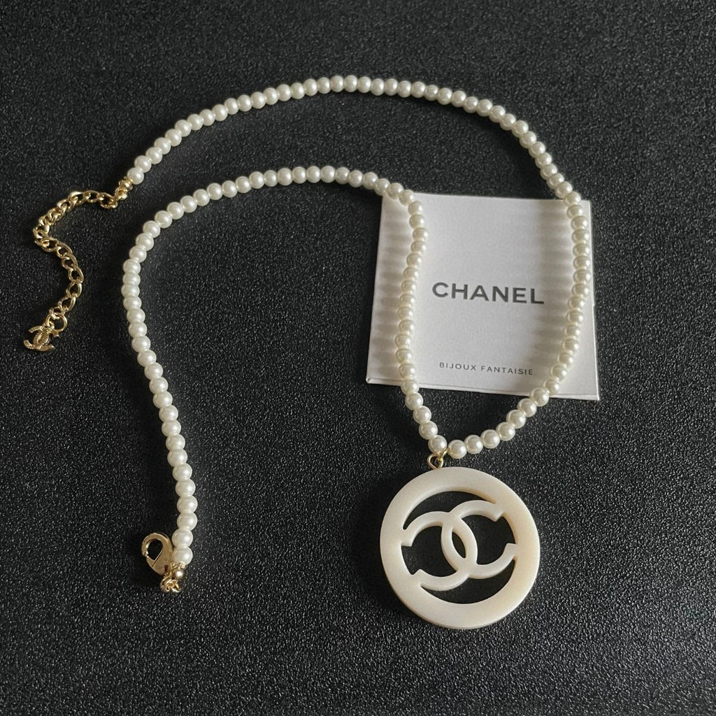 Chanel Interlocking C Pearl Circular Necklace - album image 8