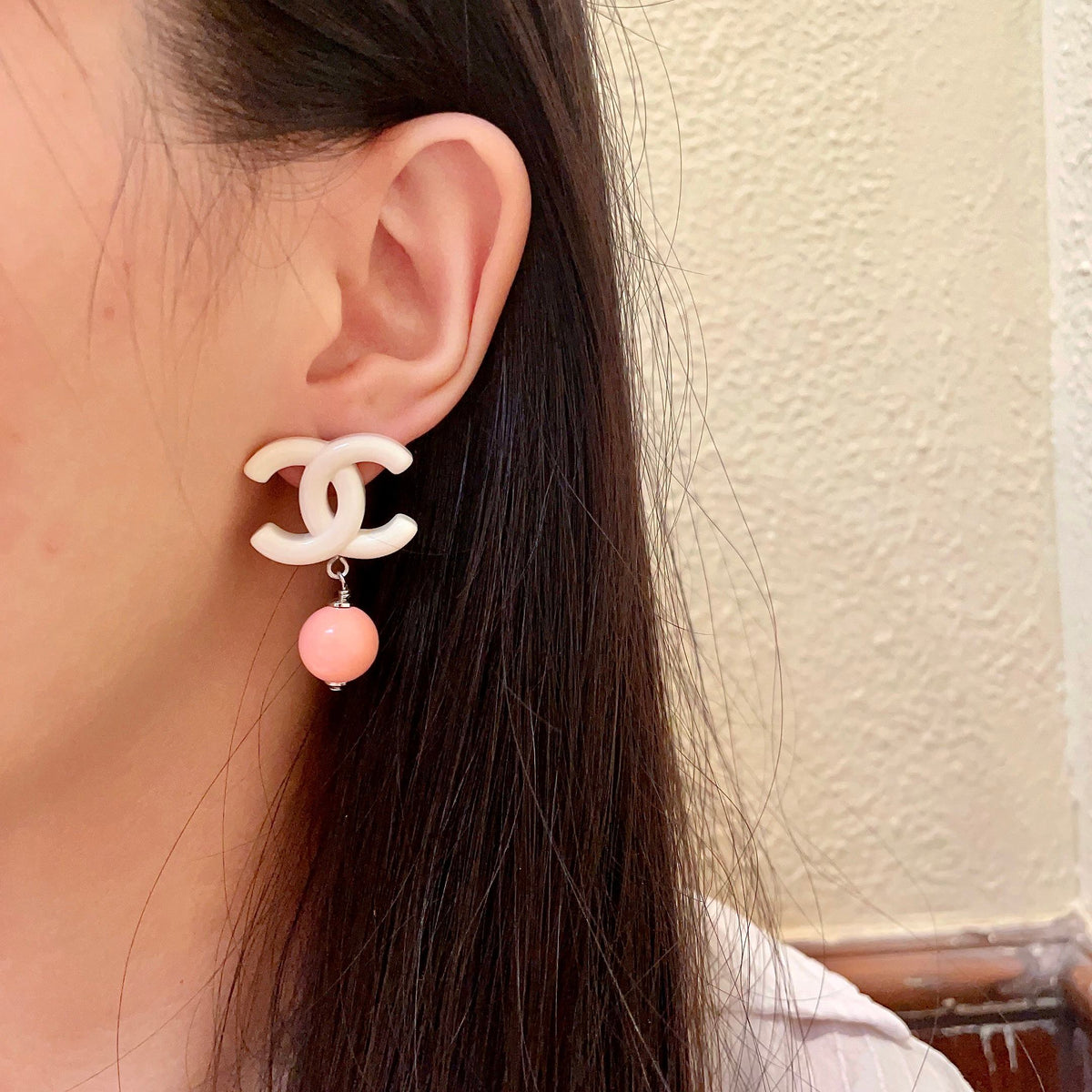 Chanel Interlocking C Pearl Earrings - album image 3