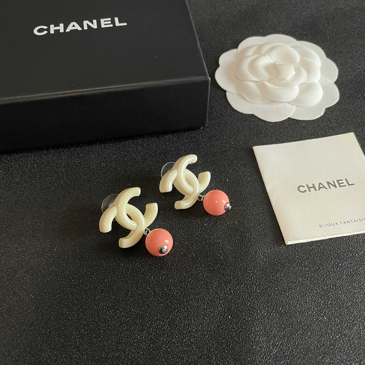 Chanel Interlocking C Pearl Earrings - album image 6