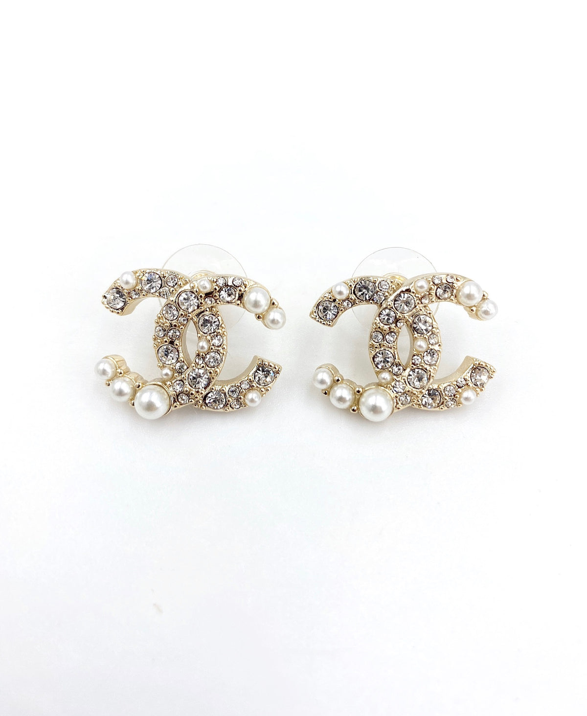 Chanel Interlocking C Pearl Stud Earrings - album image 1