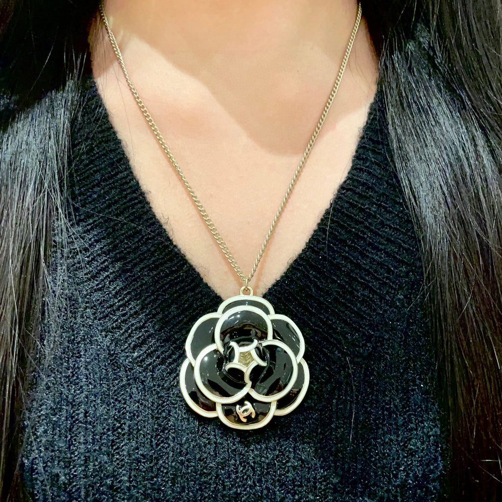 Chanel Interlocking C Camellia Necklace - album image 3