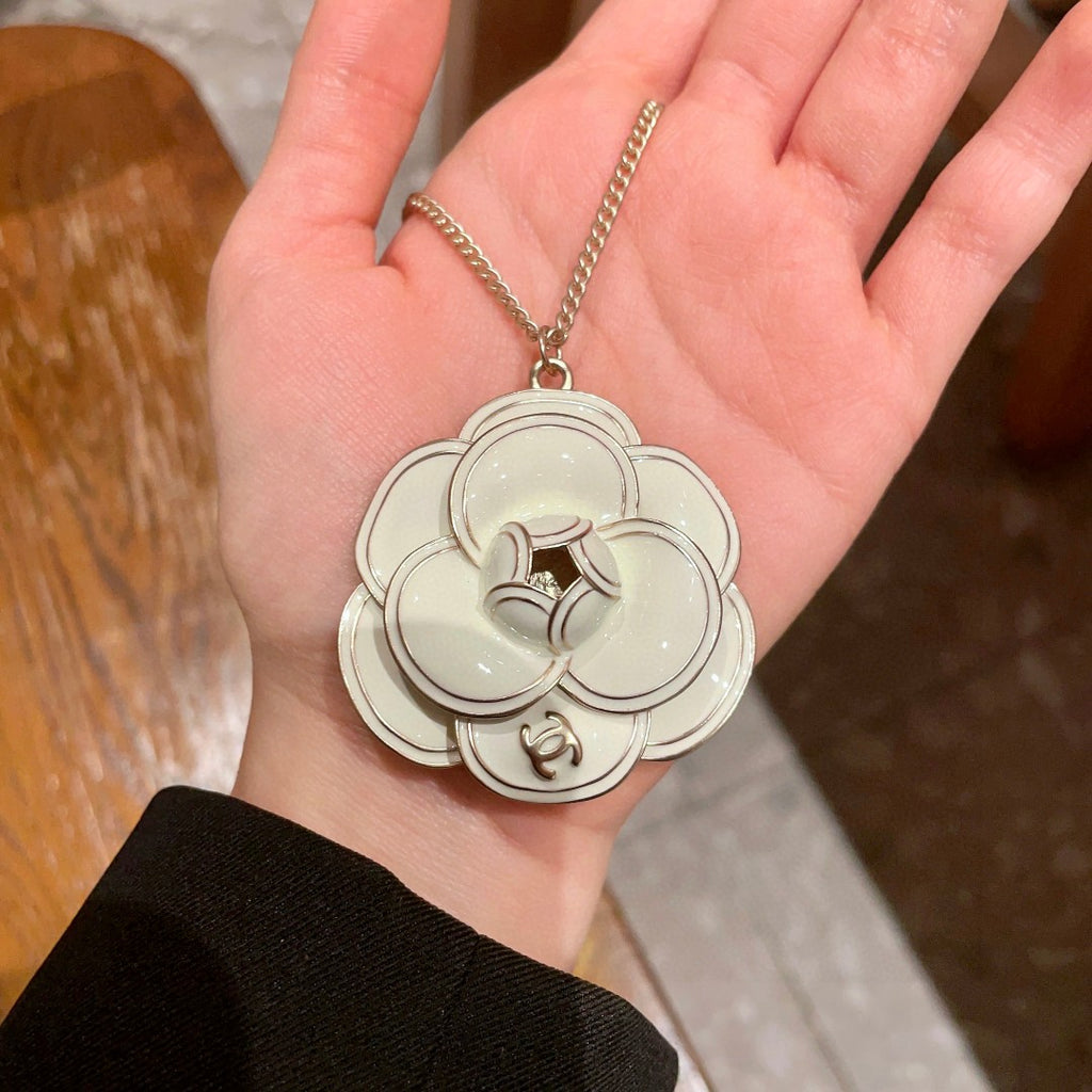 Chanel Interlocking C Camellia Necklace - album image 4