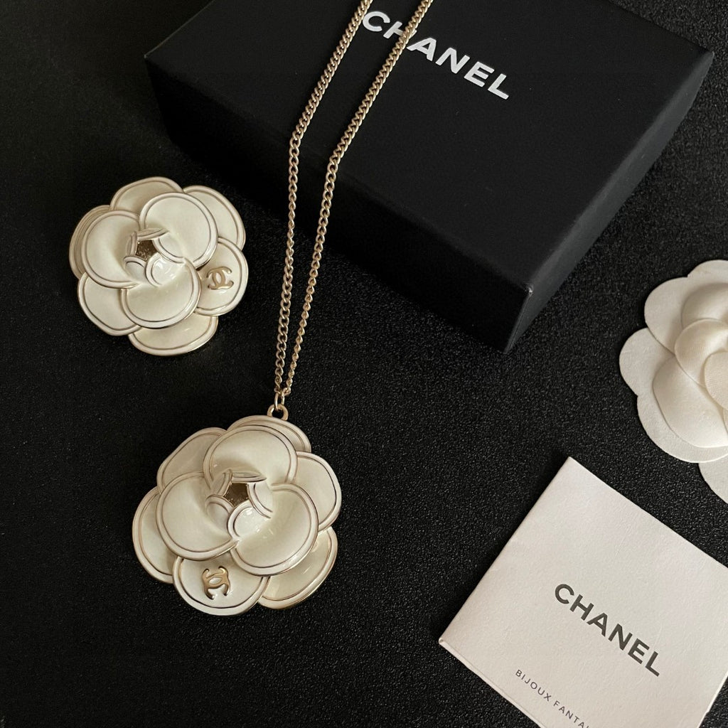 Chanel Interlocking C Camellia Necklace - album image 5
