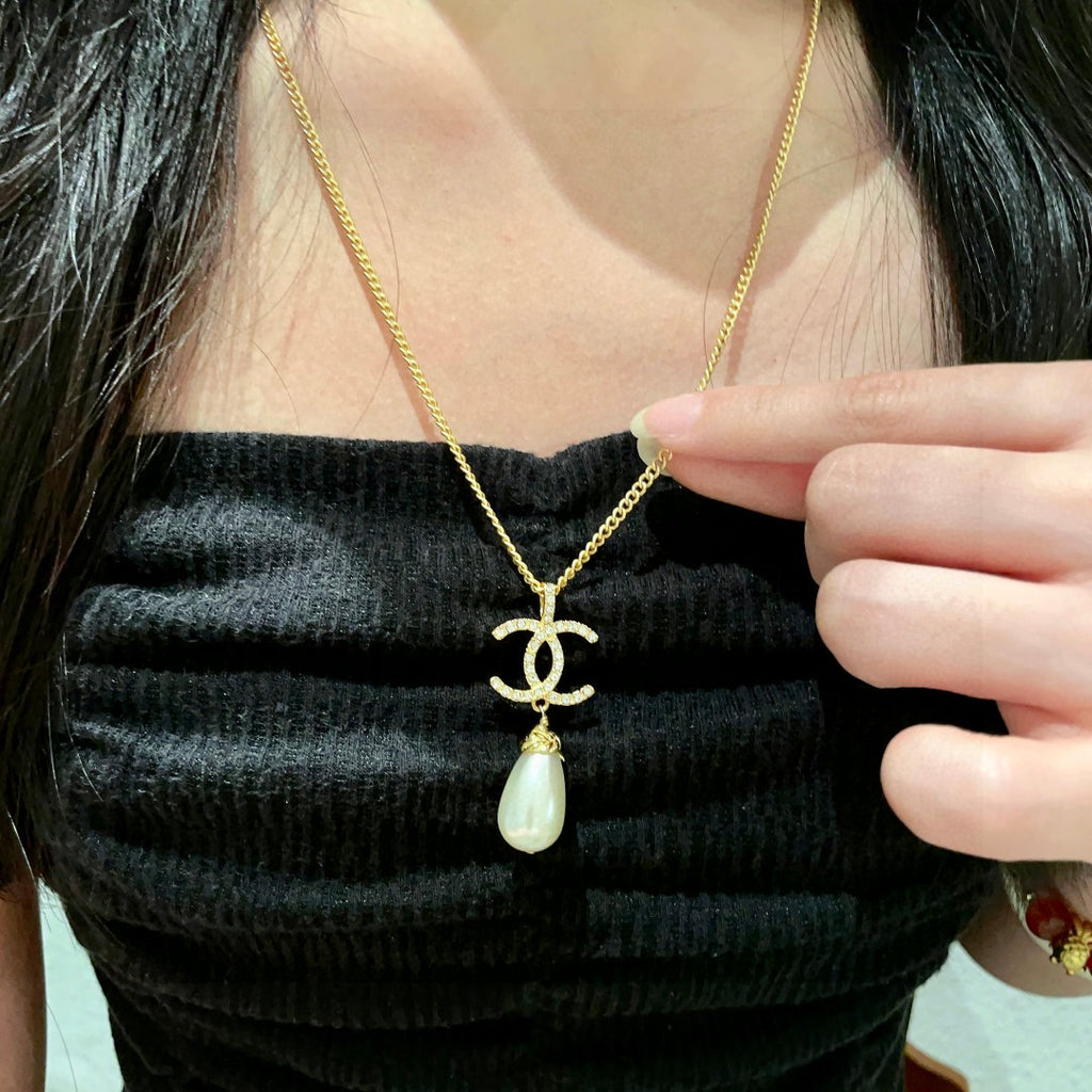 Chanel Interlocking C Pearl Necklace - album image 2