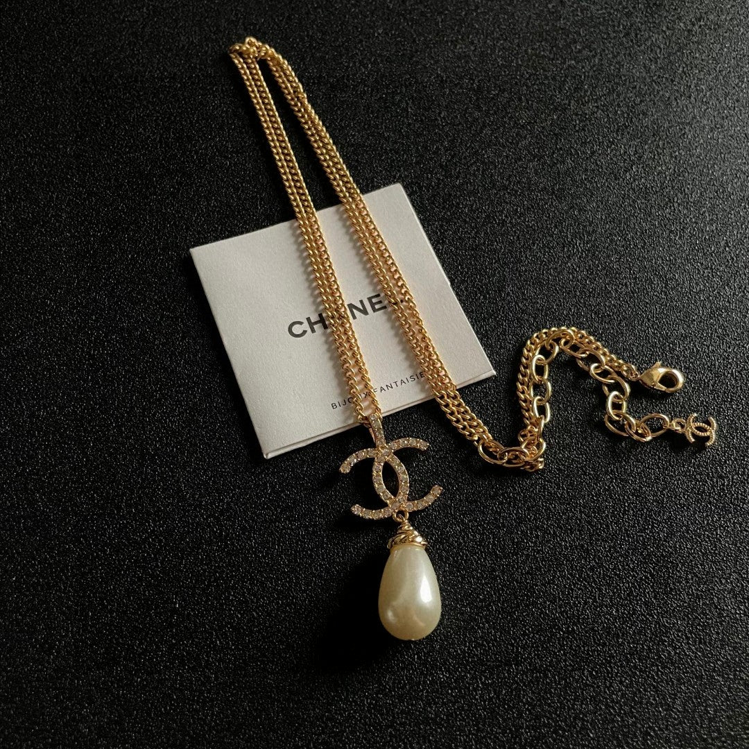Chanel Interlocking C Pearl Necklace - album image 9