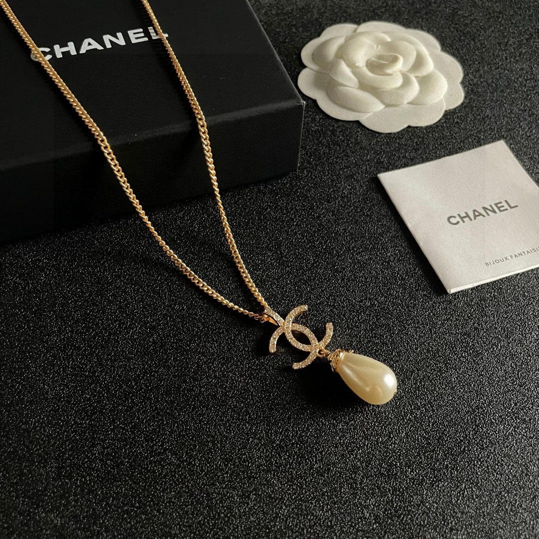 Chanel Interlocking C Pearl Necklace - album image 6