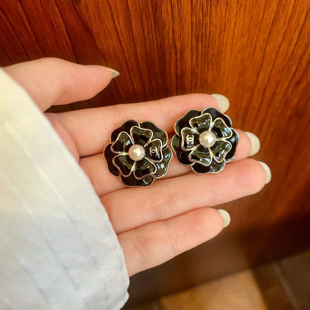Chanel Interlocking C Camellia Stud Earrings - album image 4