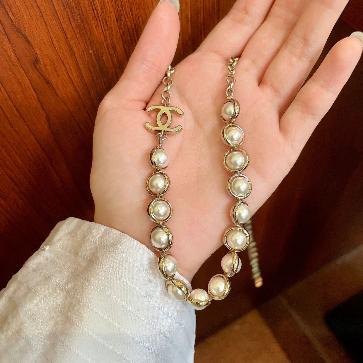 Chanel Interlocking C Pearl Necklace - album image 4