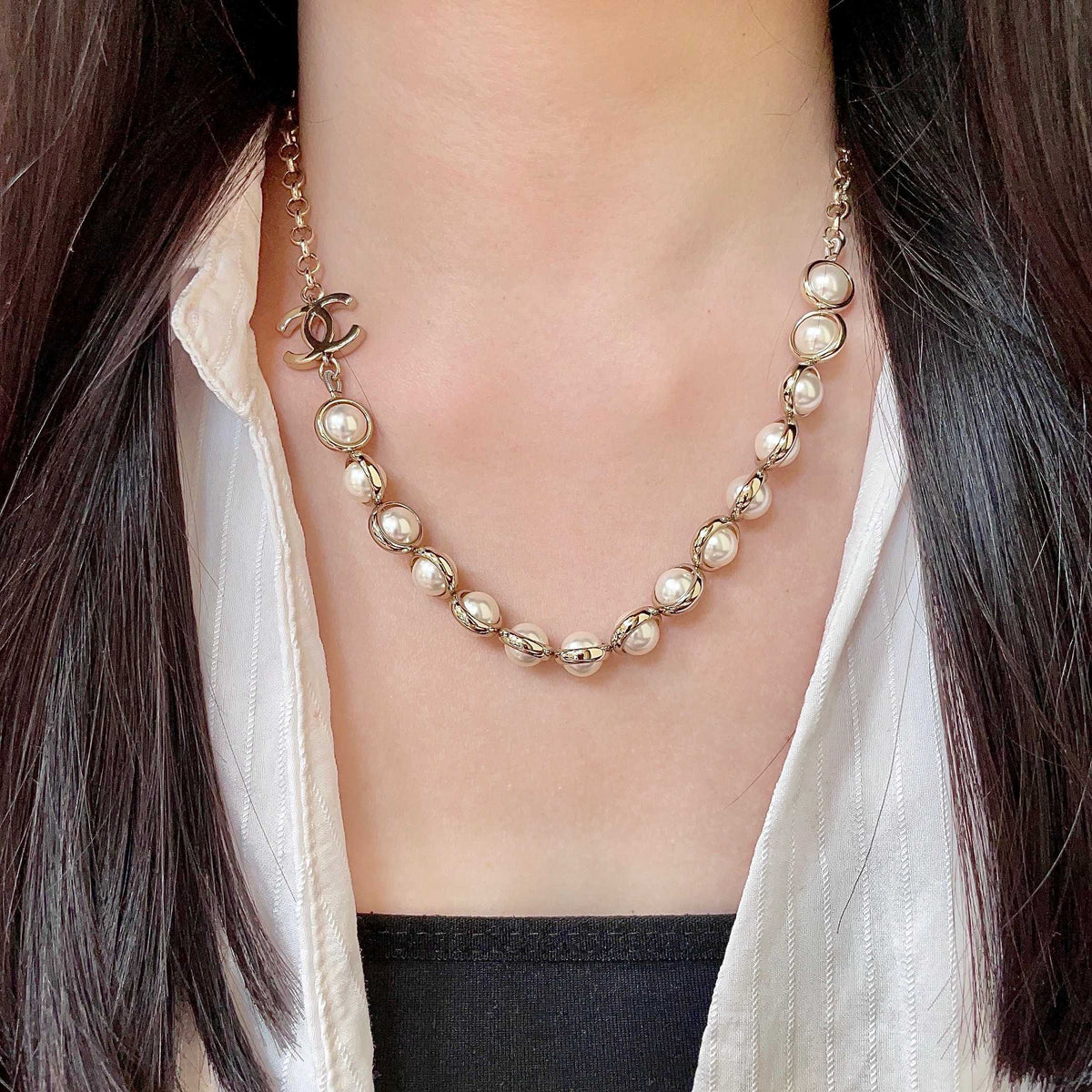 Chanel Interlocking C Pearl Necklace - album image 3