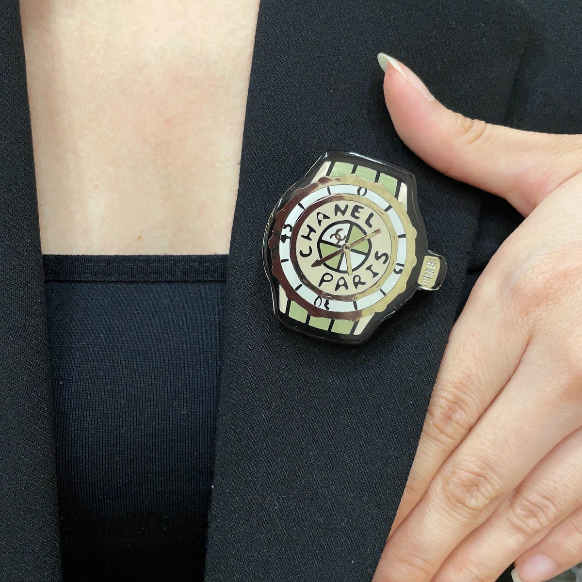Chanel Interlocking C Letter Brooch - album image 1