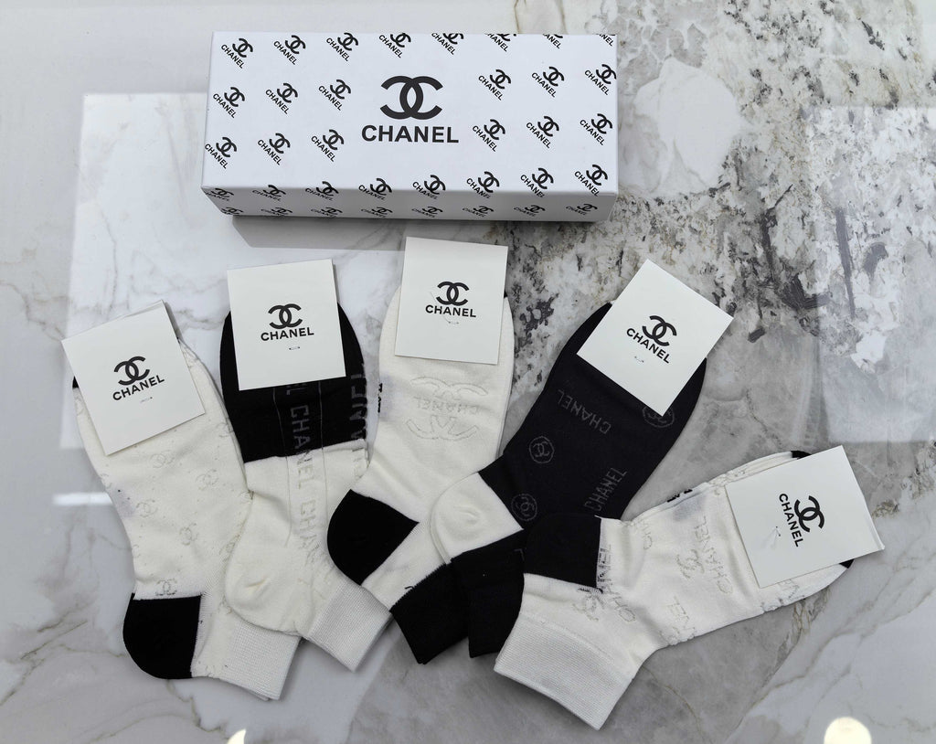 Chanel monochrome contrast heel ankle socks - view 4