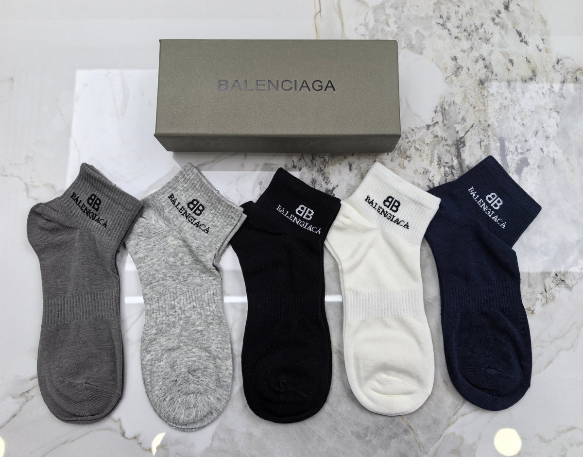 Balenciaga small bb lettering ankle socks - view 1