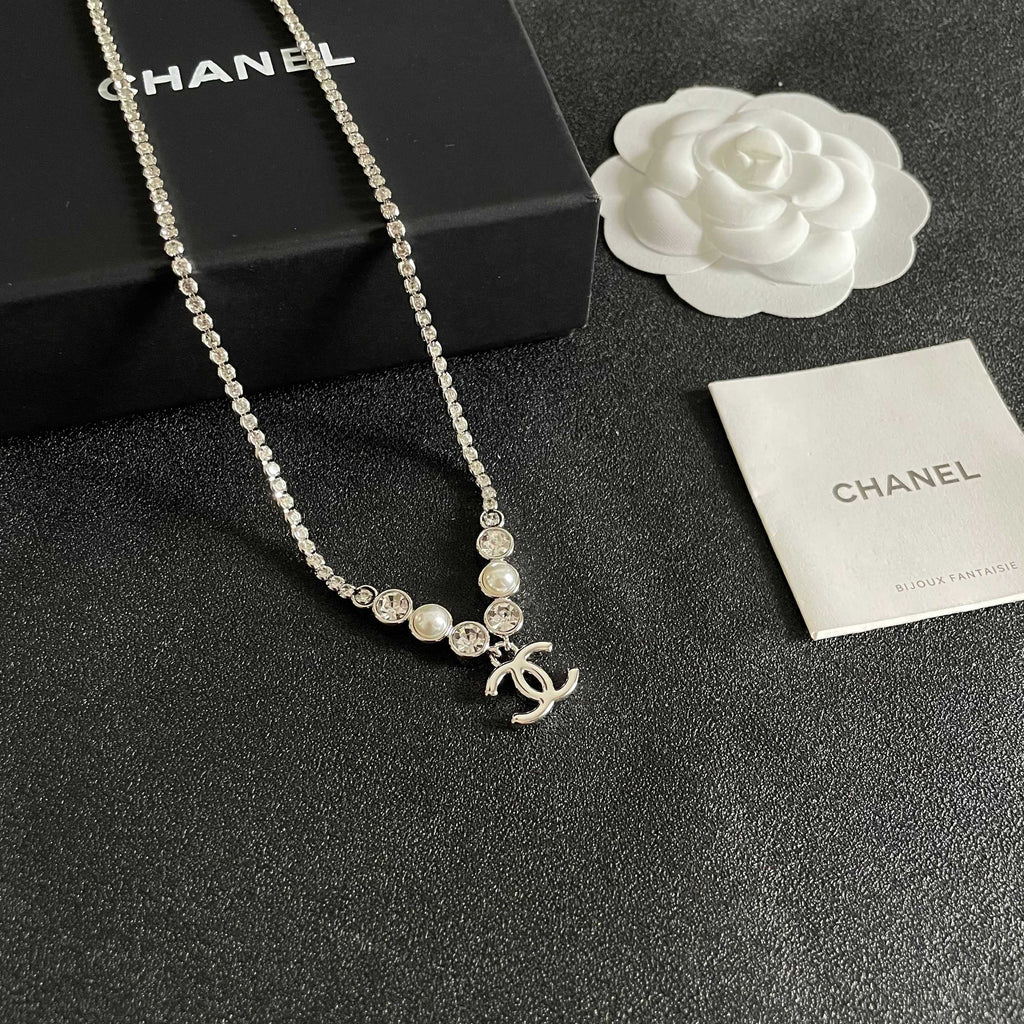 Chanel Interlocking C Pearl Necklace - album image 6