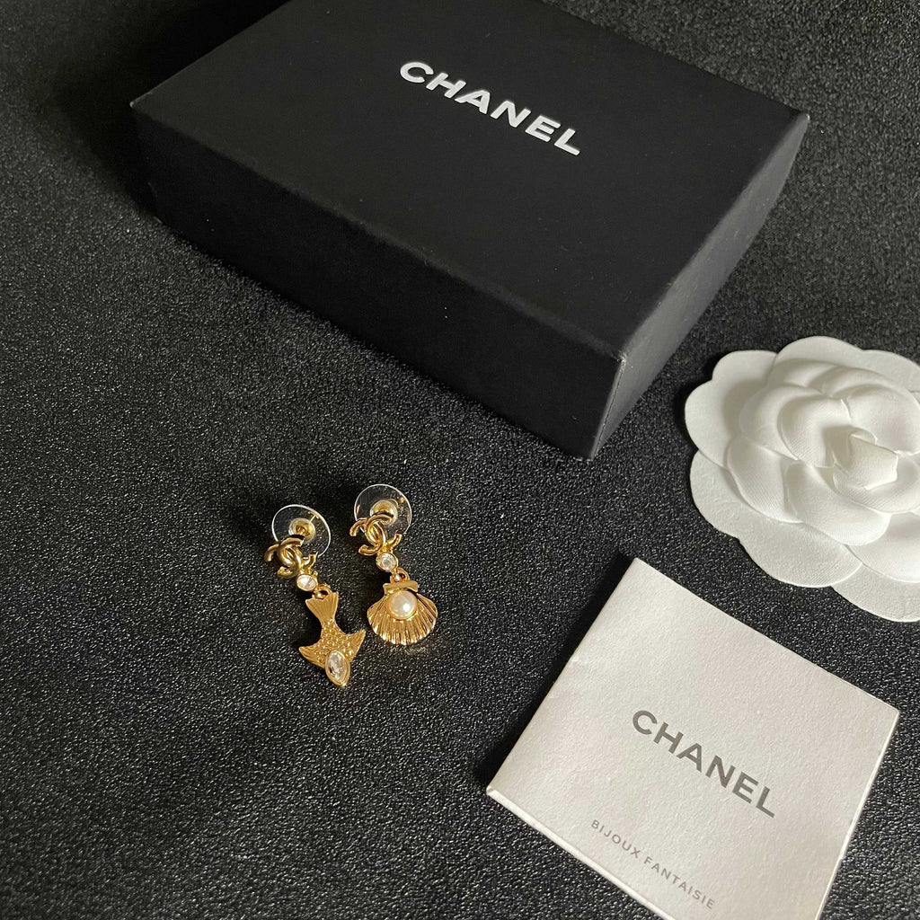 Chanel Interlocking C Earrings - album image 5