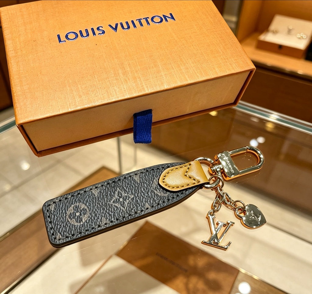 Louis Vuitton Key Silver-Tone Monogram V Letter Letter Keychain - album image 4