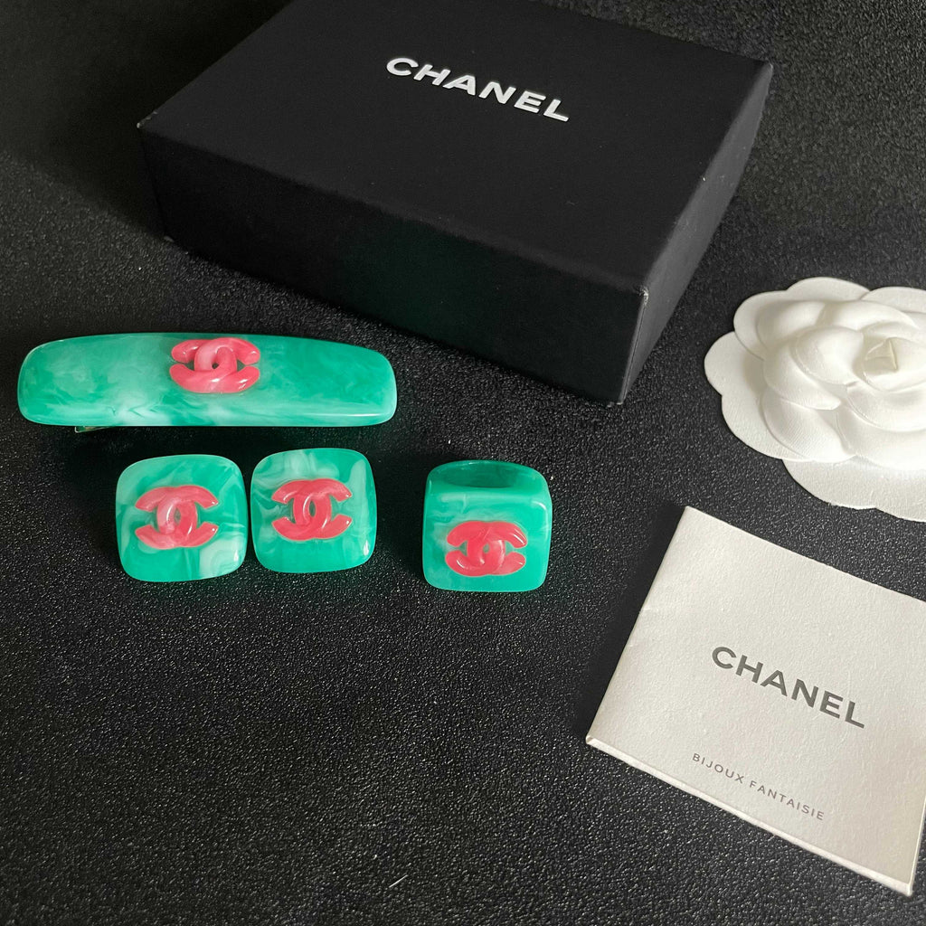 Chanel Interlocking C Hair Barrette - album image 10