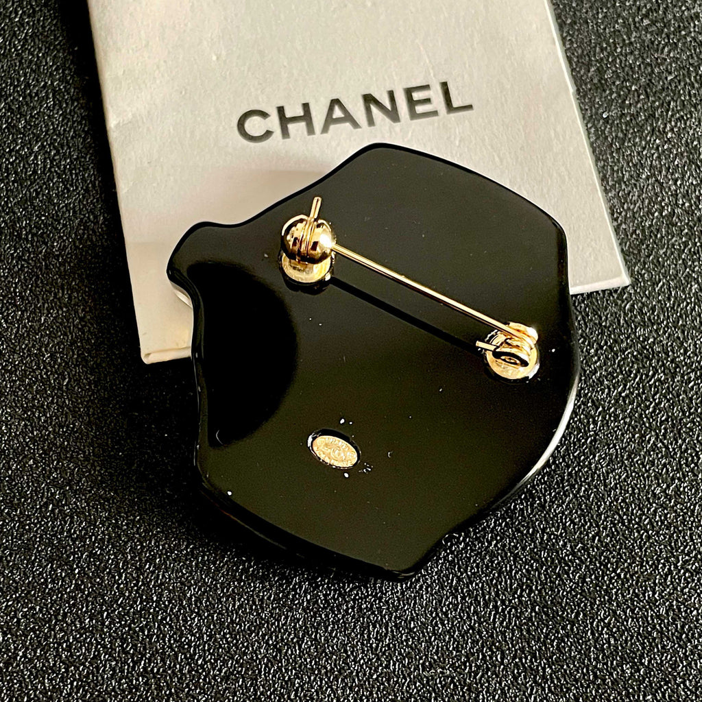 Chanel Interlocking C Letter Brooch - album image 7