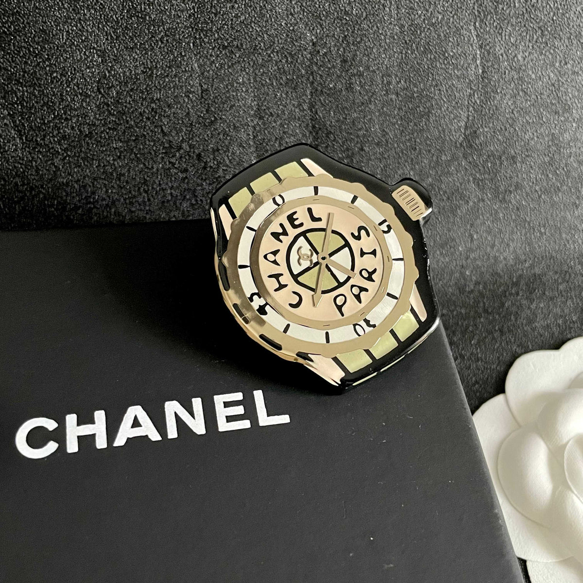 Chanel Interlocking C Letter Brooch - album image 9