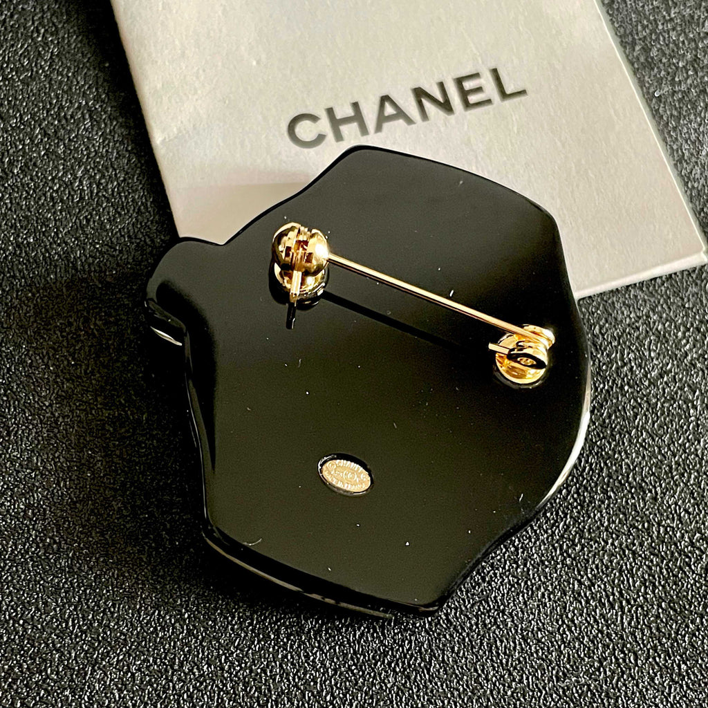 Chanel Interlocking C Letter Brooch - album image 7