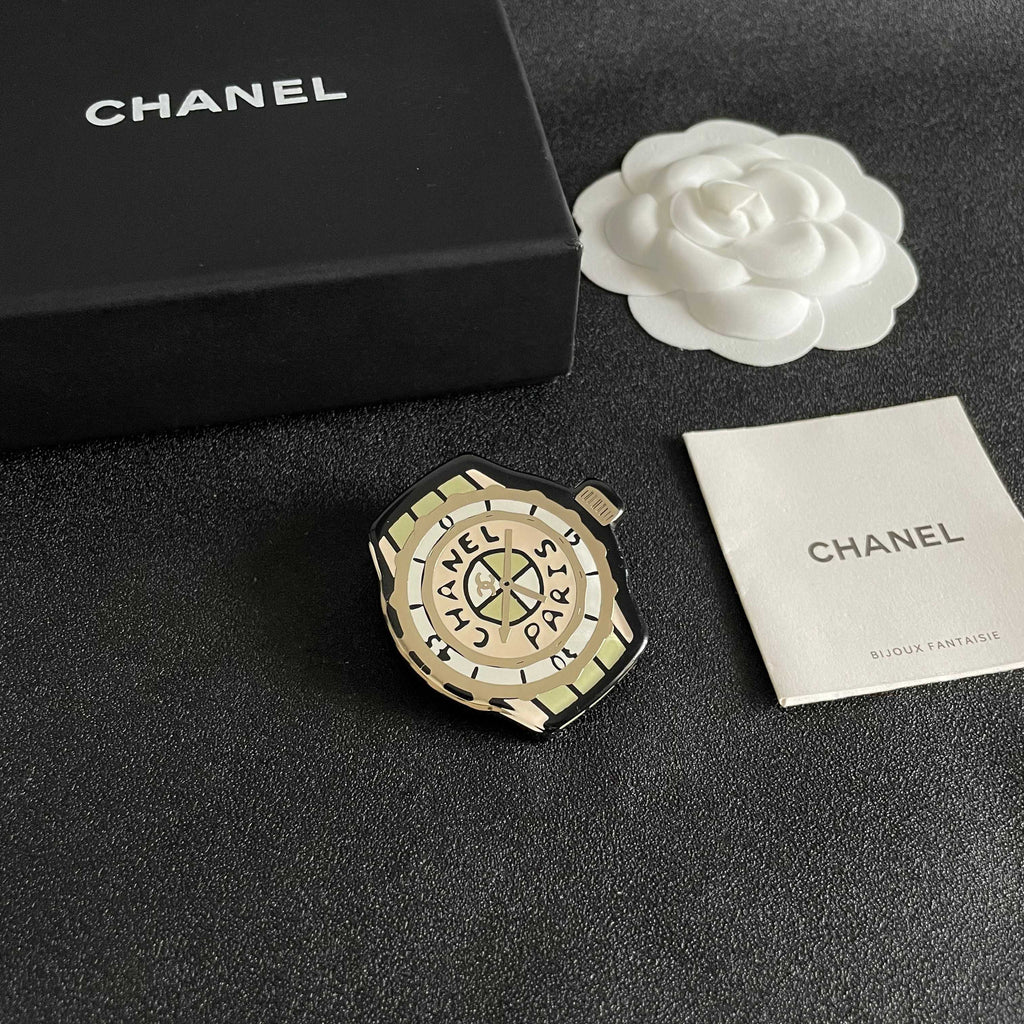 Chanel Interlocking C Letter Brooch - album image 6