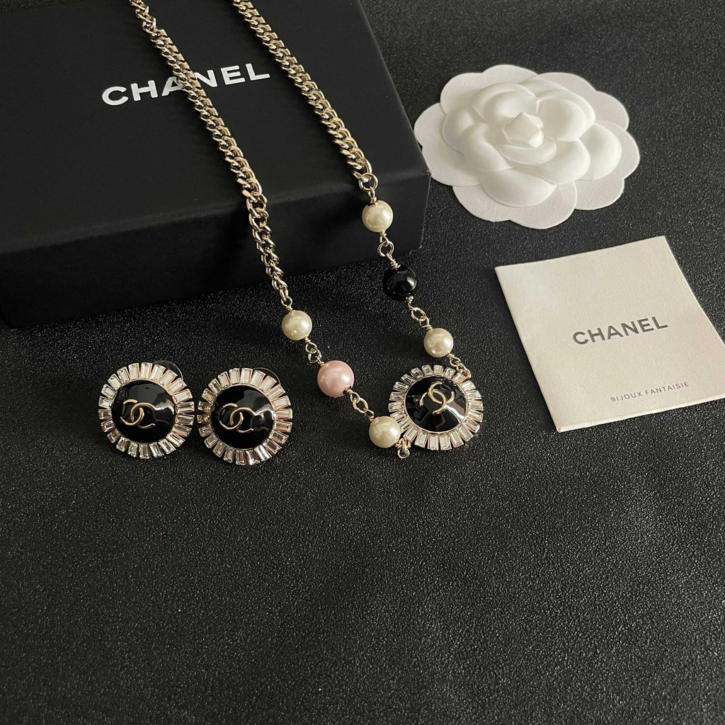 Chanel Interlocking C Pearl Double-Layer Necklace - album image 6