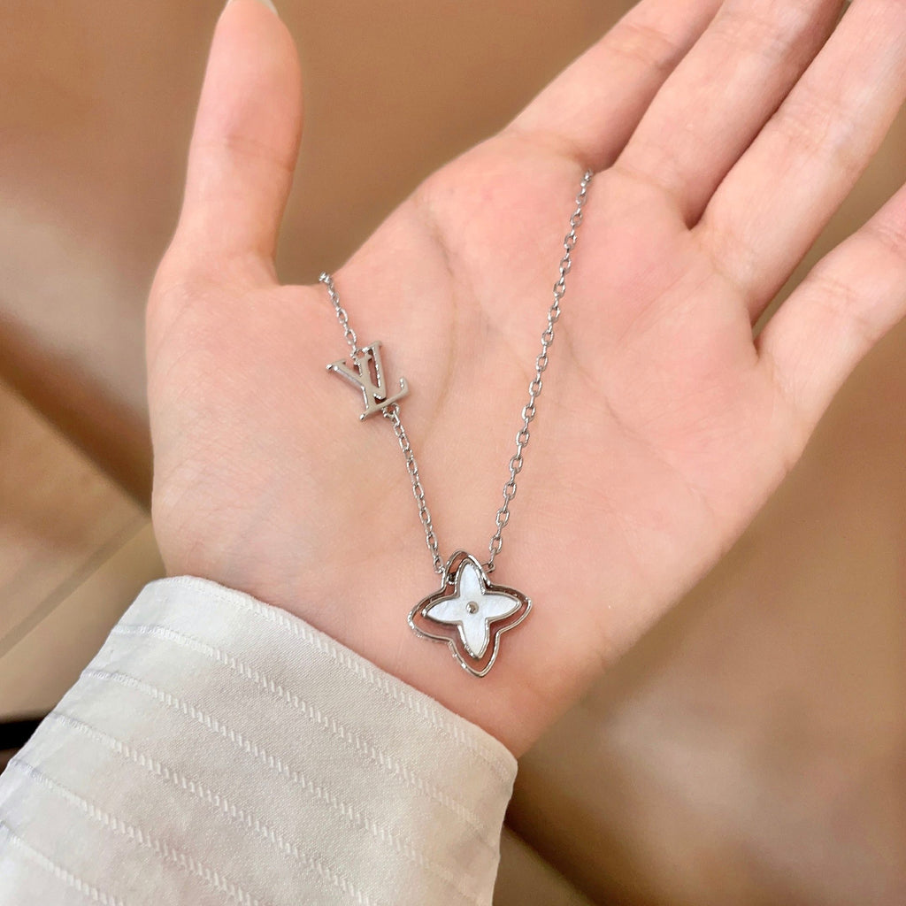 Louis Vuitton Double Flower Pendant Necklace - album image 4